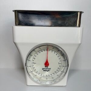 VTG 80s The Gourmet Weigh Kitchen Scale No Batteries Needed Stainless Steel Tray